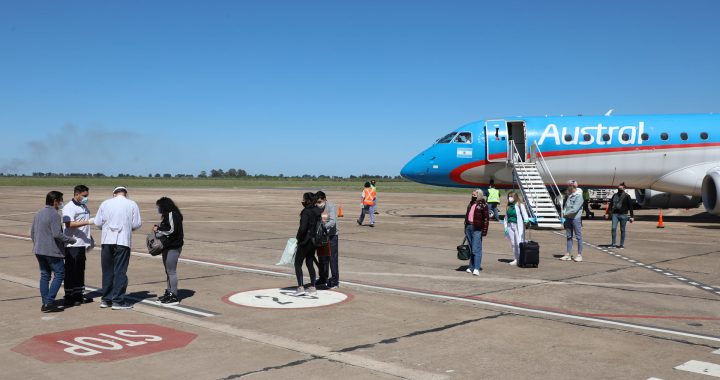 El aeropuerto Sauce Viejo retomó los vuelos de cabotaje