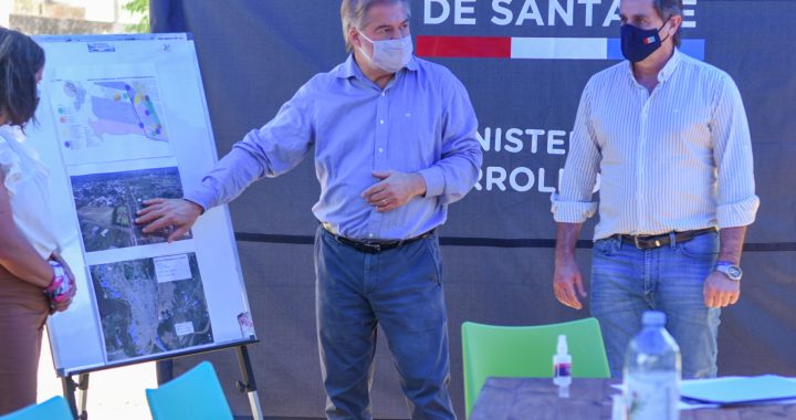 CAPITANI Y MIRABELLA RECORRIERON LAS OBRAS QUE SE ESTÁN REALIZANDO EN EL BARRIO LAS LOMAS DE LA CIUDAD DE SANTA FE