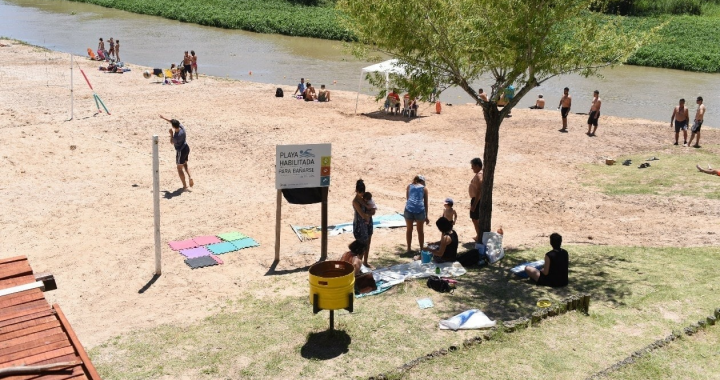 ARRANCA LA TEMPORADA DE PLAYA RINCONERA EN EL BALNEARIO LUIS BENEY