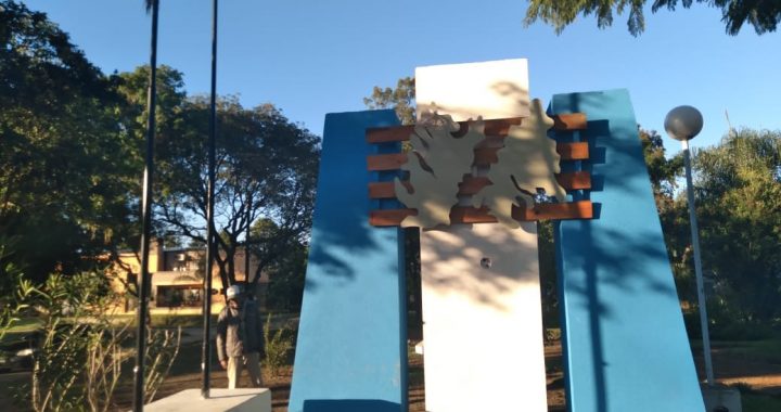 CONSTRUYEN UN MONUMENTO EN EL PARAJE LOS ZAPALLOS EN HONOR A LOS HÉROES DE MALVINAS