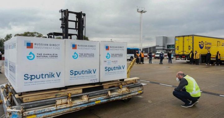 ARRIBÓ EL NOVENO VUELO DE AEROLÍNEAS ARGENTINAS CON 370 MIL DOSIS DE LA VACUNA SPUTNIK V