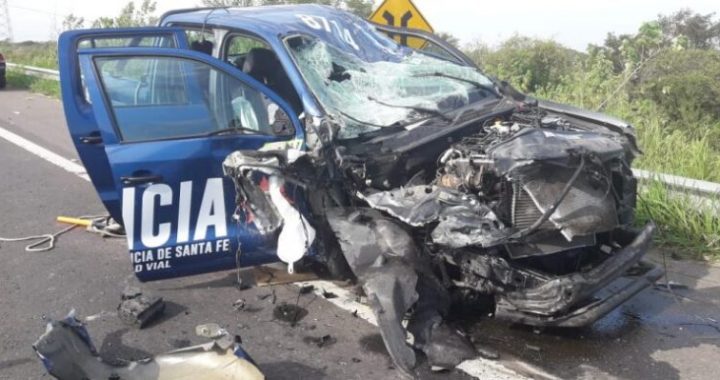 RUTA 168, ESPECTACULAR ACCIDENTE VIAL ENTRE UN PATRULLERO Y UN VEHÍCULO QUE CIRCULABA EN CONTRAMANO