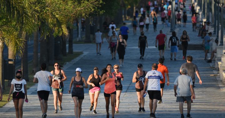 SE PERMITIRÁN ACTIVIDADES DEPORTIVAS AL AIRE LIBRE DE NO MÁS DE 10 PERSONAS