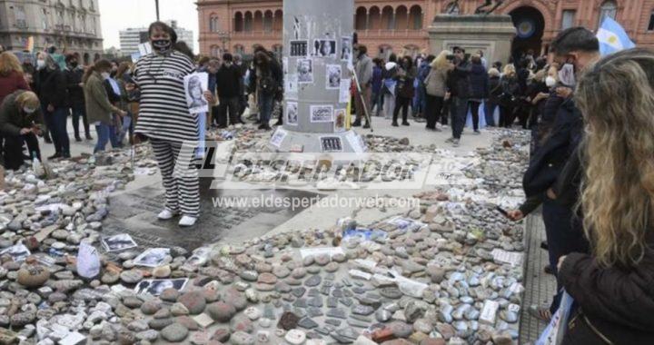 TRAS LA «MARCHA DE LAS PIEDRAS», EL GOBIERNO CONSTRUIRÁ UN ESPACIO DE MEMORIA