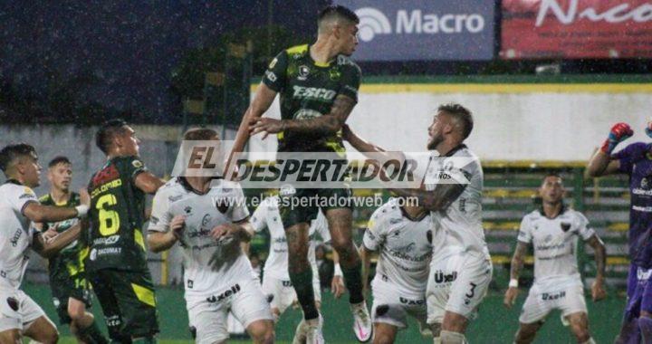 COLÓN NO LO PUDO AGUANTAR Y DEFENSA SE LO EMPATÓ EN EL FINAL