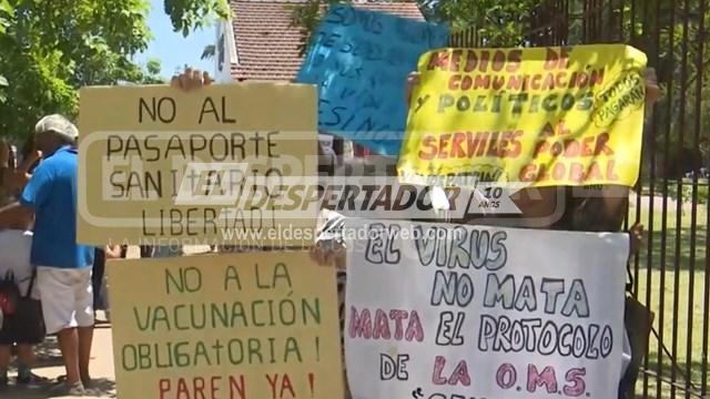 ANTIVACUNAS IRRUMPIERON EN LA VISITA DE VIZZOTTI EN SANTA FE