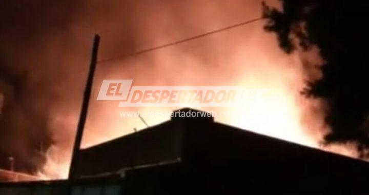 COLASTINÉ NORTE, SE INCENDIÓ UNA MADERERA. ACTUARON LOS BOMBEROS VOLUNTARIOS DE RINCÓN, CALCHINES Y CAYASTÁ