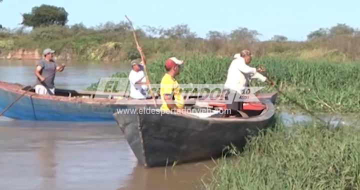 PESCADORES DE SANTA ROSA DE CALCHINES PIDEN AYUDA PARA DESOBSTRUIR EL ÚNICO ACCESO DE AGUA AL PARANÁ