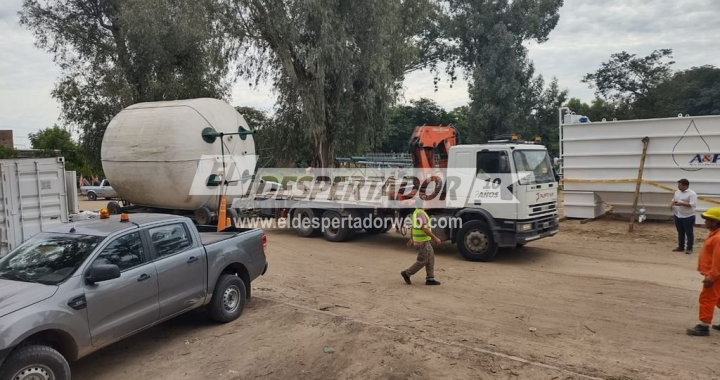 COLASTINÉ SUR: LLEGÓ EL TANQUE PARA LA PROVISIÓN DE AGUA POTABLE