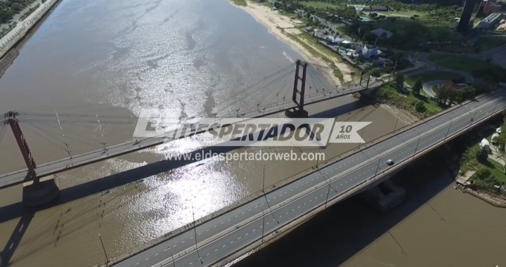 PESCADORES AUTOCONVOCADOS CORTARON MEDIA CALZADA EN EL ACCESO AL PUENTE OROÑO