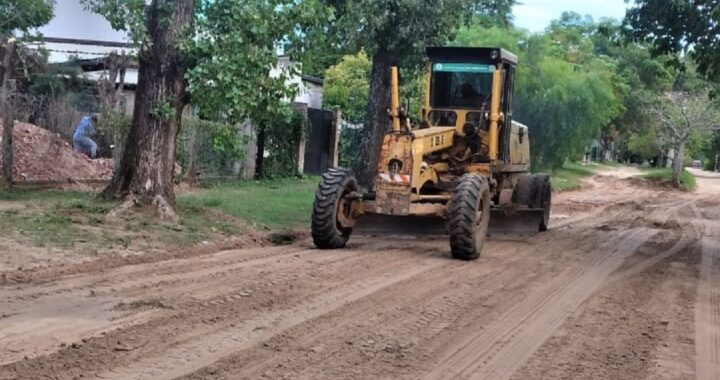 AVANZAN LAS TAREAS COMPACTACIÓN Y NIVELACIÓN DE CALLES EN COLASTINÉ NORTE