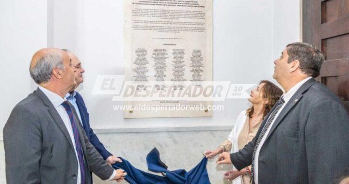 SE DESCUBRIÓ UNA PLACA RECORDATORIA DE LA CONVENCIÓN CONSTITUYENTE DE 1957