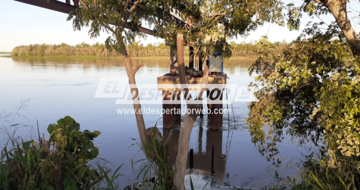 REMOVIERON CAMALOTES EN LAS TOMAS DE AGUA DE SANTA FE Y COLASTINÉ