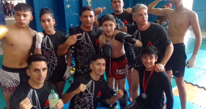 KICKBOXING: EL CENTRO DE ARTES MARCIALES MIXTAS DEL PROFESOR IVÁN LUBO LOGRÓ 5 VICTORIAS EN IMPOTANTE TORNEO PROVINCIAL