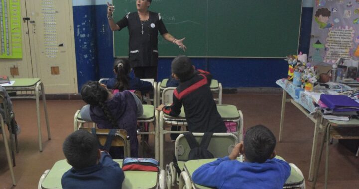 LOS DOCENTES SANTAFESINOS REALIZARÁN UN PARO POR 48 HORAS LA SEMANA QUE VIENE