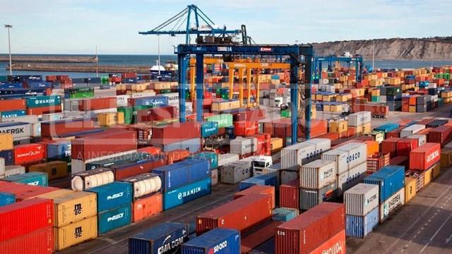 LAS RESTRICCIONES A LAS IMPORTACIONES TAMBIÉN AFECTAN AL COMERCIO EXTERIOR