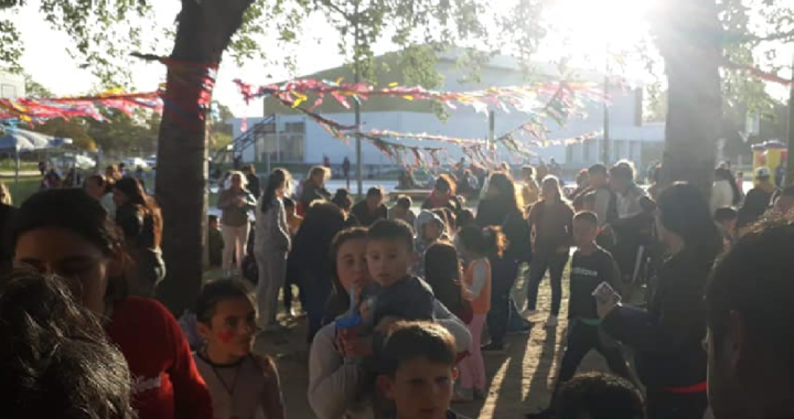 CON LA PARTICIPACIÓN DEL GOBIERNO COMUNAL Y DIFERENTES ORGANIZACIONES SE FESTEJÓ EL DÍA DEL NIÑO EN ARROYO LEYES