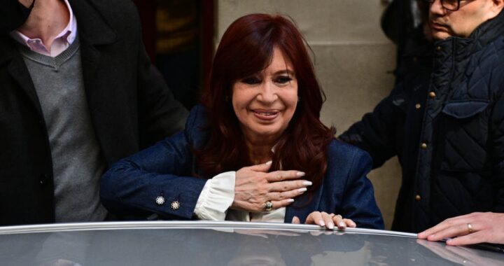 CRISTINA KIRCHNER SOBRE LOS FISCALES LUCIANI Y MOLA: «MÁS QUE FISCALES PARECEN TROLLS»