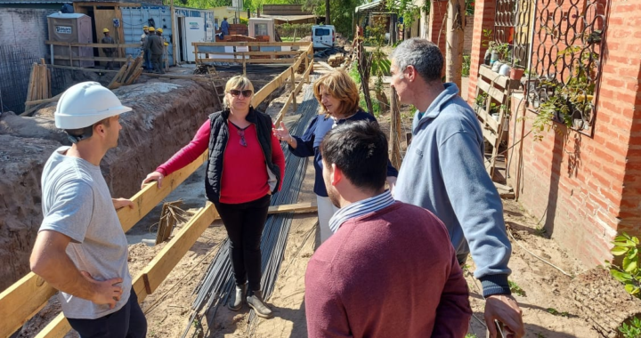 AGUA POTABLE PARA LOS ZAPALLOS: NATALIA GALEANO  JUNTO  SILVINA FRANA Y CARLOS KAUFMANN RECORRIERON LA OBRA 