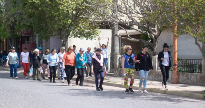 CAMINATA RECREATIVA PARA PERSONAS MAYORES 