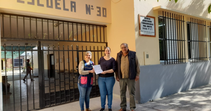 EN EL MARCO DE SU 130 ANIVERSARIO EDUARDO LORINZ ENTREGÓ UN SUBSIDIO A LA ESCUELA DOMINGO SILVA EN NOMBRE DEL SENADOR