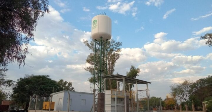 LOS VECINOS DE COLASTINÉ SUR CELEBRAN LA PRONTA INAUGURACIÓN DE LA PLANTA POTABILIZADORA