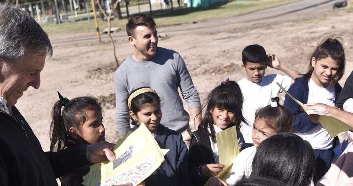 SE PLANTARON 50 ÁRBOLES EN UN ESPACIO RECUPERADO DEL PARQUE GARAY