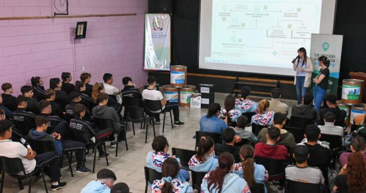 EDUCACIÓN AMBIENTAL: LA PROVINCIA CAPACITÓ A MÁS DE 1000 ESTUDIANTES EN TÉCNICAS DE COMPOSTAJE Y RECICLAJE DURANTE NOVIEMBRE