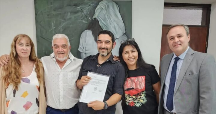 LA PROVINCIA ENTREGÓ LA PARTIDA DE NACIMIENTO AL NIETO RECUPERADO N° 120