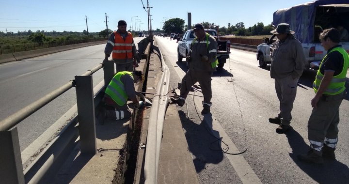 CONTINÚA EL CAMBIO DE BARANDAS EN ALIVIADORES DE RUTA 168