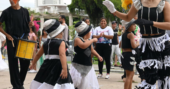 LA MUNICIPALIDAD DE SANTA FE INVITA A VIVIR EL CARNAVAL EN AV GRAL LÓPEZ