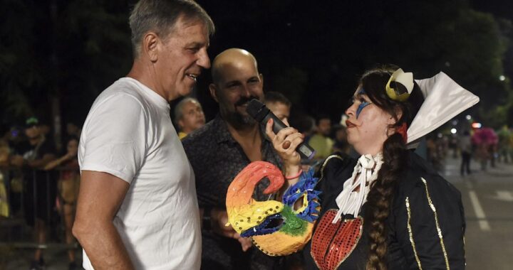 SANTA FE VOLVIÓ A DISFRUTAR EL CARNAVAL EN AVENIDA GENERAL LÓPEZ