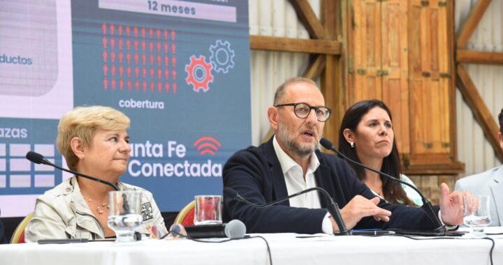 SANTA FE + CONECTADA: LA PROVINCIA FIRMÓ CONVENIOS DE COLABORACIÓN CON MUNICIPIOS Y COMUNAS