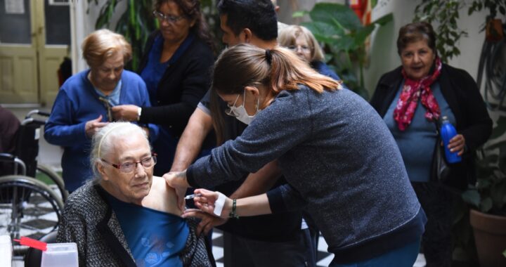 LA PROVINCIA COMENZÓ LA VACUNACIÓN ANTIGRIPAL EN LAS RESIDENCIAS DE ADULTOS MAYORES