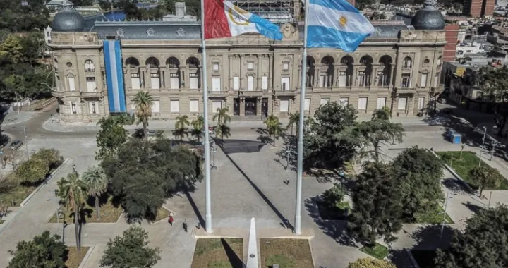 SE FIRMÓ EL ACTA DE PASE A PLANTA PERMANENTE DE LOS TRABAJADORES CONTRATADOS DEL ESTADO