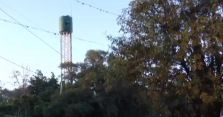 VECINOS DE DE RINCÓN PIDEN RETIRAR UNA ANTENA DE TELEFONÍA EN BARRIO LA LONJA: «PEDIMOS AL MUNICIPIO QUE NO NOS SUELTE LA MANO»