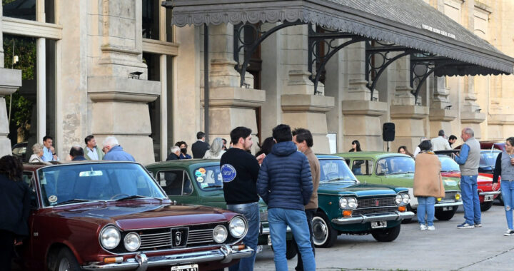 SANTA FE CAPITAL ORGANIZA LA SEGUNDA MUESTRA DE AUTOS CLÁSICOS