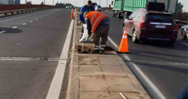 TAREAS DE VIALIDAD NACIONAL EN EL VIADUCTO OROÑO: MANTENIMIENTO Y REPARACIÓN DE VEREDAS