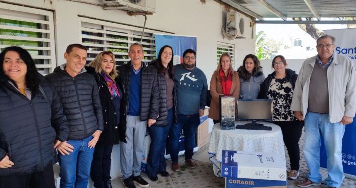 ENTREGA DE EQUIPAMIENTO INFORMÁTICO AL SAMCO DE SAN JOSÉ DEL RINCÓN