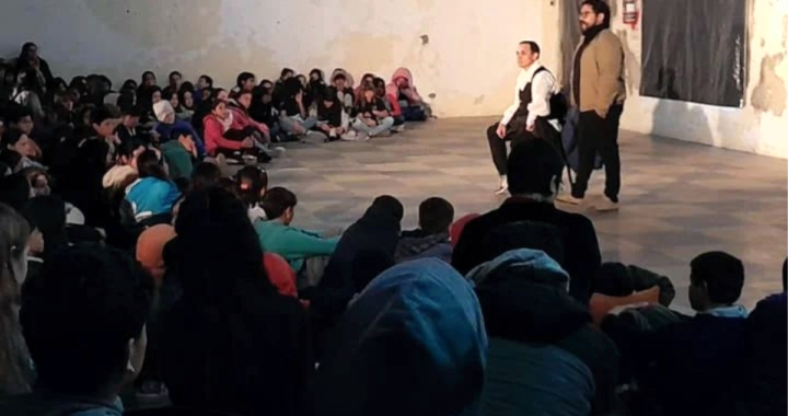 EL CORAZÓN DEL ACTOR PASÓ POR SANTA ROSA DE CALCHINES: UNA EXPERIENCIA TEATRAL PARA ESTUDIANTES