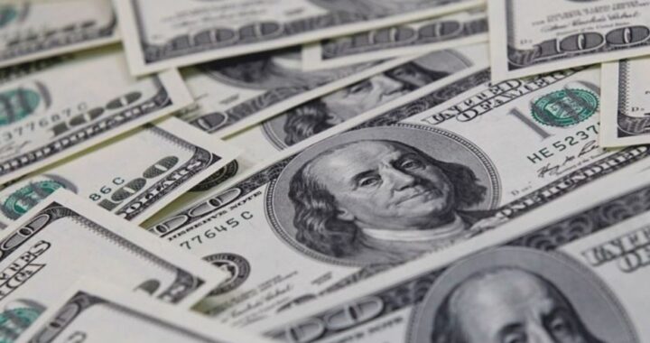 LA COTIZACIÓN DEL DÓLAR BLUE SUPERÓ LOS $500 Y ALCANZÓ OTRO RÉCORD