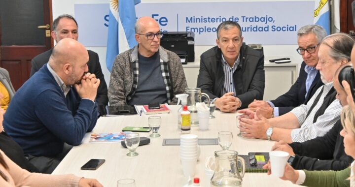 SE REALIZÓ EL PRIMER ENCUENTRO CON LOS GREMIOS DOCENTES EN EL MARCO DE LAS NEGOCIACIONES PARITARIAS PARA LA SEGUNDA MITAD DEL AÑO