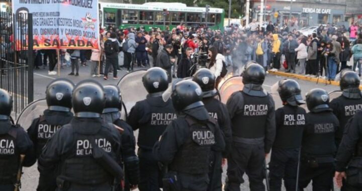 PROTESTA EN EL OBELISCO: MURIÓ UN MANIFESTANTE EN MEDIO DE UN OPERATIVO POLICIAL