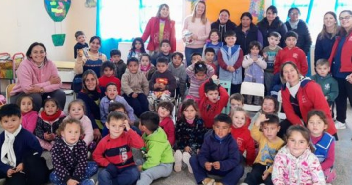 EDUCACIÓN AMBIENTAL: VISITA DEL VIVERO INCLUSIVO AL JARDÍN DE INFANTES N° 30 «CARLOS KAUFMANN» DE CAYASTÁ