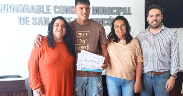 EL CONCEJO DE RINCÓN RECONOCIÓ A LA JOVEN PROMESA DEL FUTBOL RINCONERO RAMIRO SOPEREZ