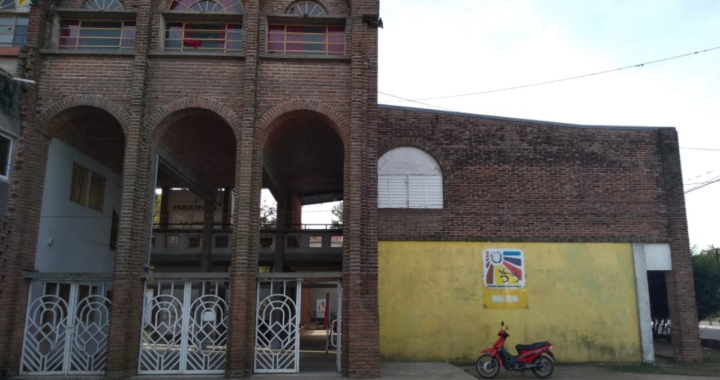 NUEVO NOMBRAMIENTO DEL ARZOBISPO EN ESCUELA SECUNDARIA SAN ISIDRO LABRADOR DE SANTA ROSA