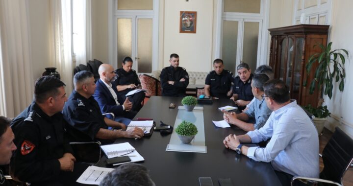 EL MINISTRO BRILLONI SE REUNIÓ CON TAXISTAS DE LA CIUDAD DE SANTA FE