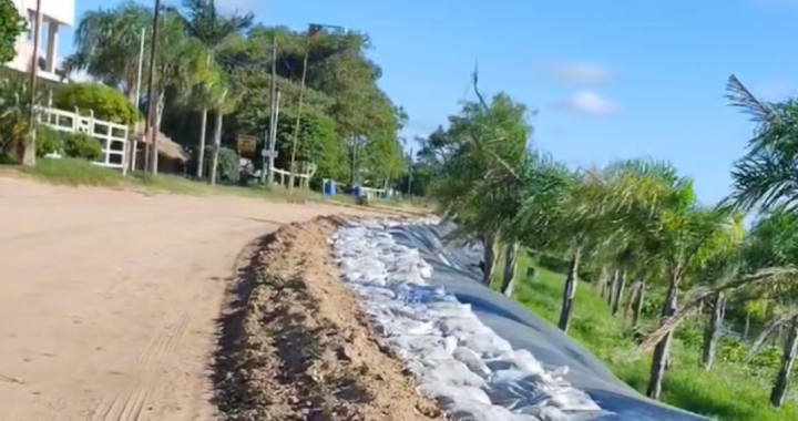 TRABAJO DE LA COMUNA DE HELVECIA PARA ENFRENTAR LA CRECIENTE DEL RÍO 