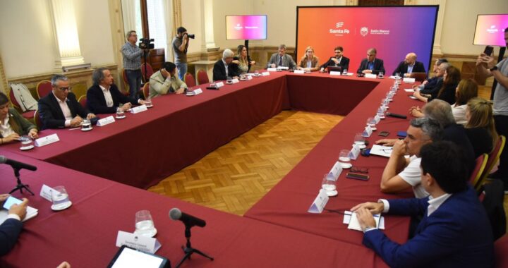 MAXIMILIANO PULLARO REUNIÓ A LOS LEGISLADORES NACIONALES “PARA TRABAJAR EN DEFENSA DE SANTA FE”