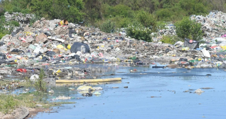 LA DEFENSORÍA DEL PUEBLO PIDIÓ RESPUESTAS URGENTES A LAS AUTORIDADES COSTERAS POR EL DAÑO AMBIENTAL EN LA LAGUNA SETÚBAL